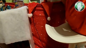 Santa Gets Pleasure From Being Masturbated By Mrs. Claus