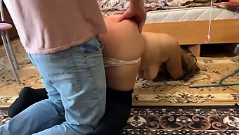 Stunning Stepmom'S Butt Gets Drilled In Anal Encounter
